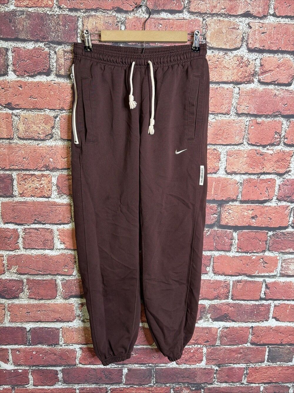 Nike Men’s Standard Issue Dry-Fit Basketball Pants Brown CK6365-227 Size Small